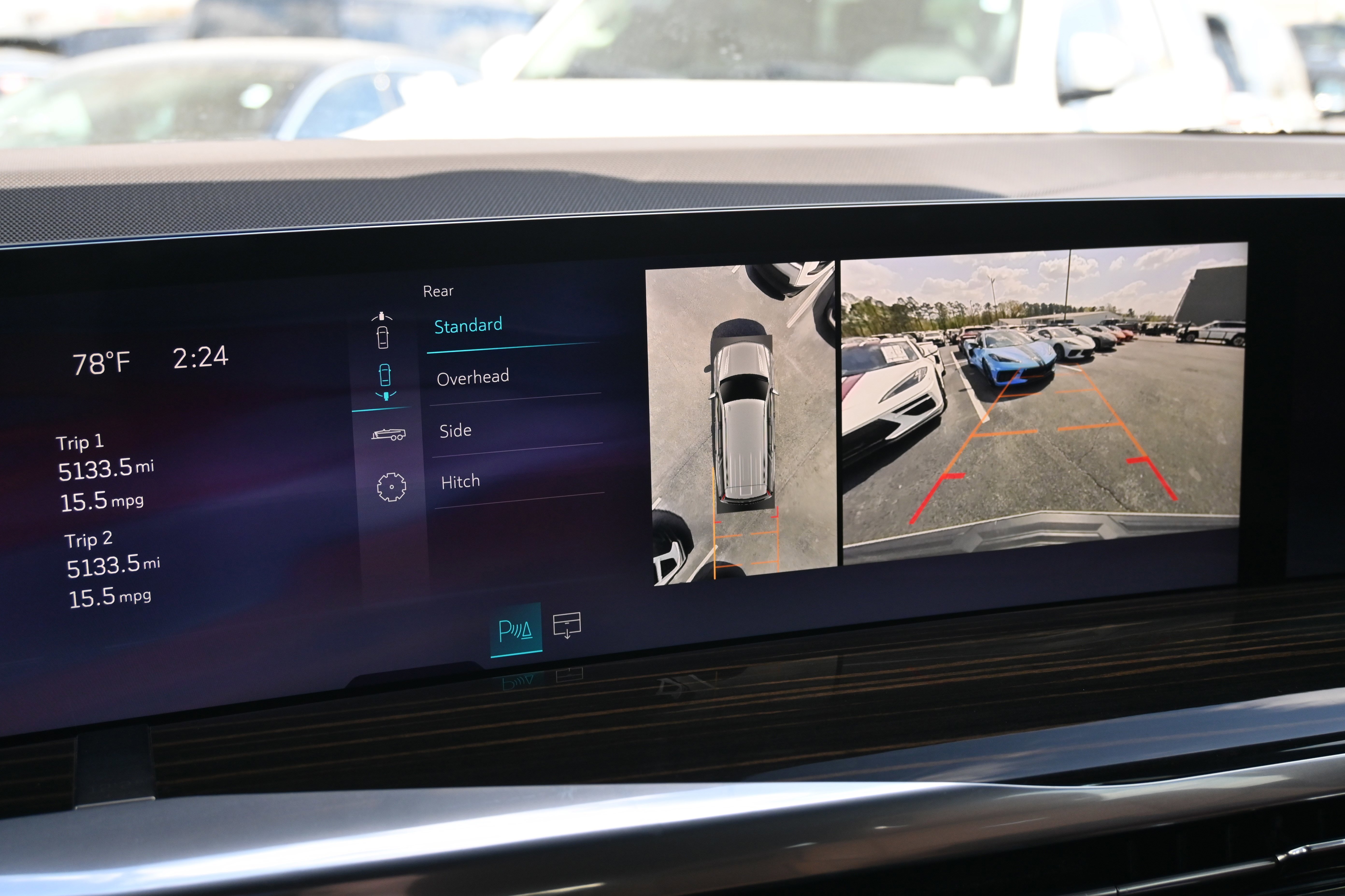 Used 2025 Cadillac Escalade Premium Luxury w/ Touring Package image 16