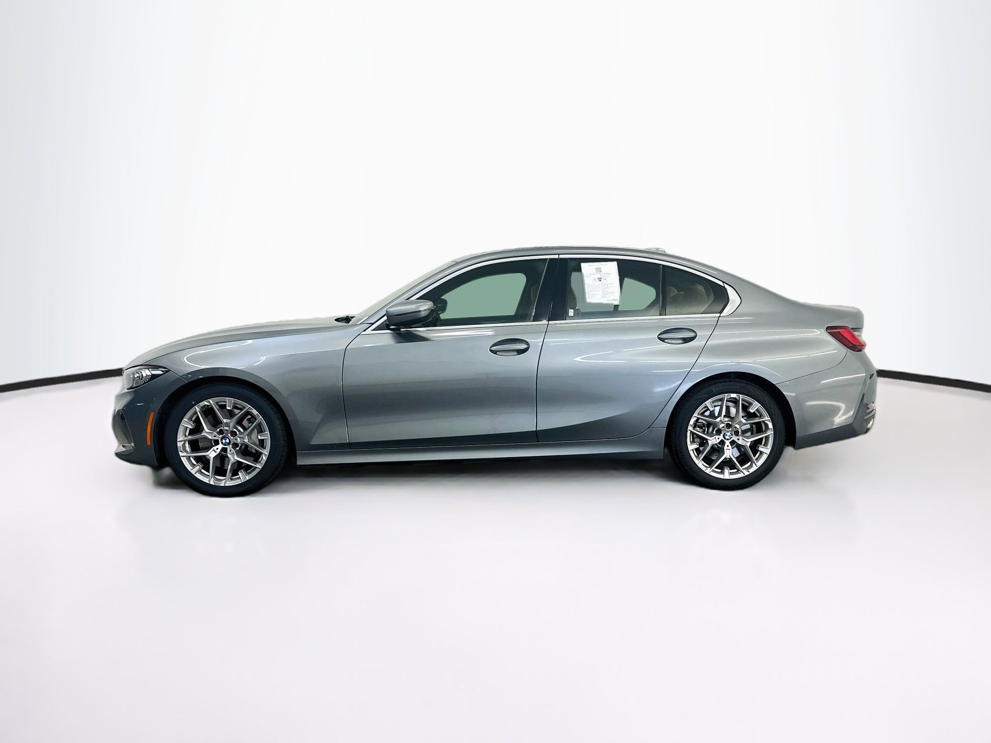 Used 2025 BMW 330i xDrive Sedan AWD/4WD image 4