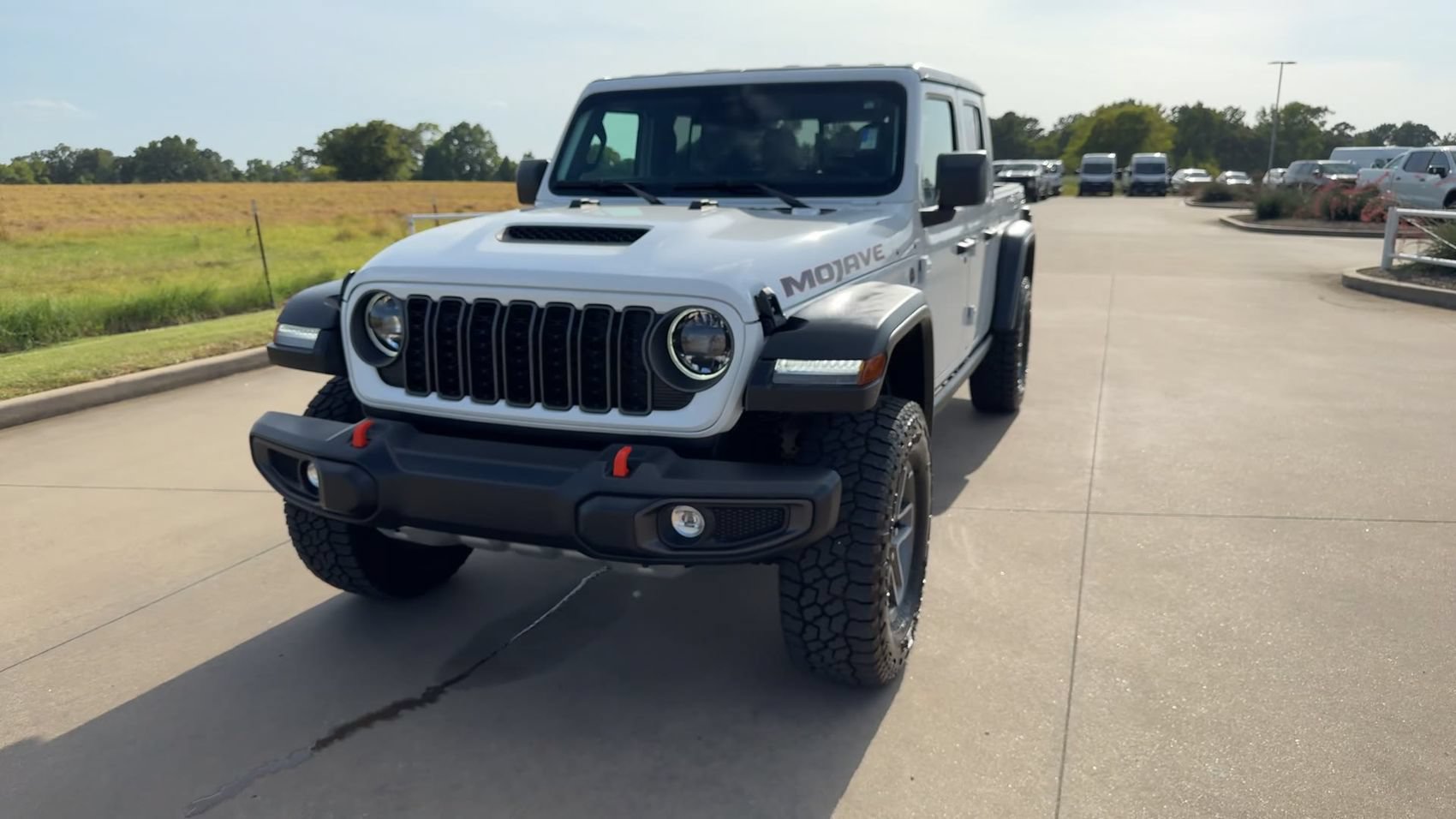 Used 2026 Jeep Gladiator Mojave AWD/4WD image 3
