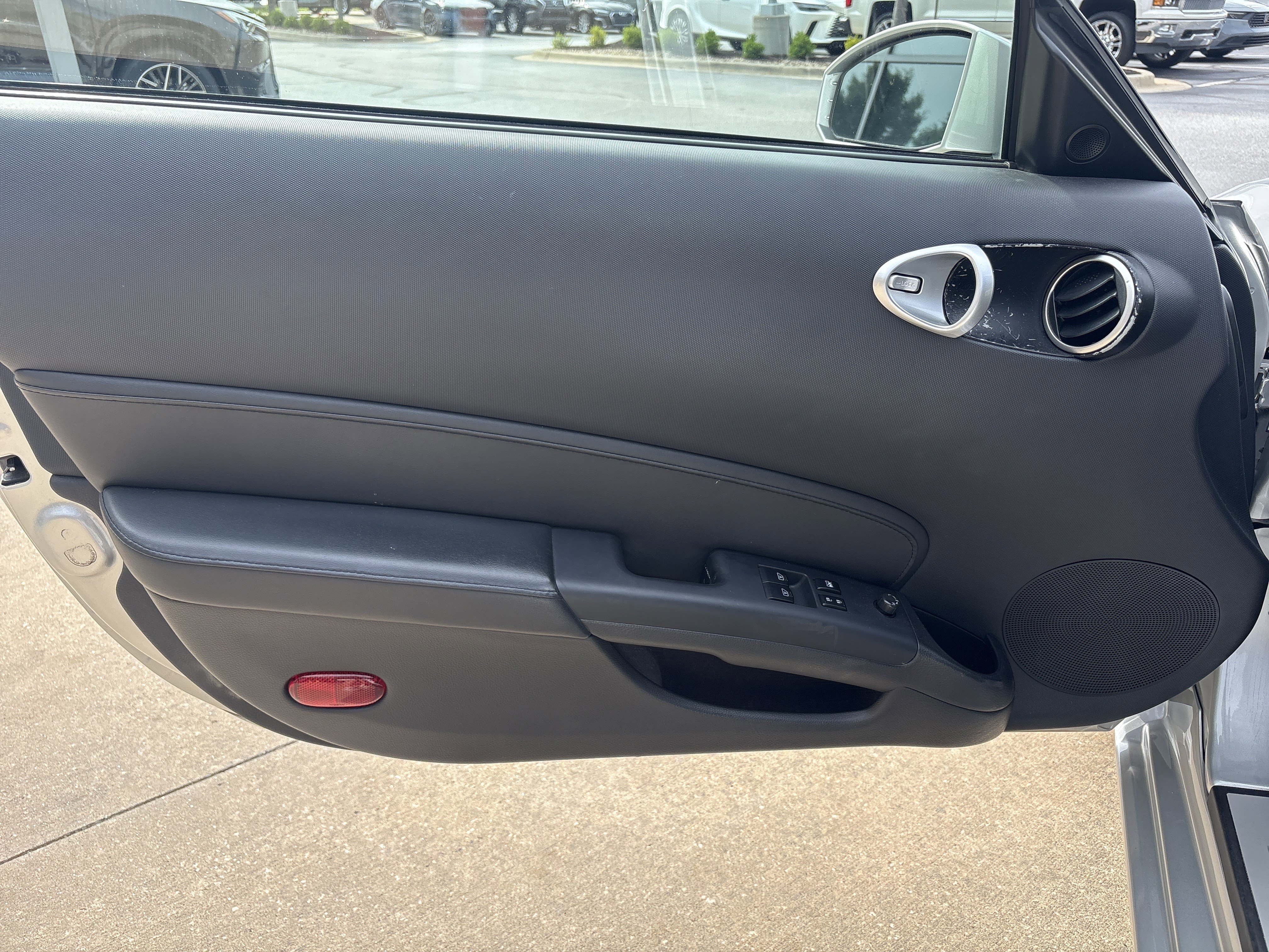 Used 2008 Nissan 350Z Touring RWD image 14