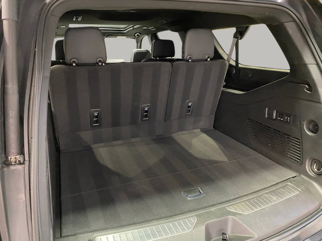 Used 2022 GMC Yukon XL Denali image 26