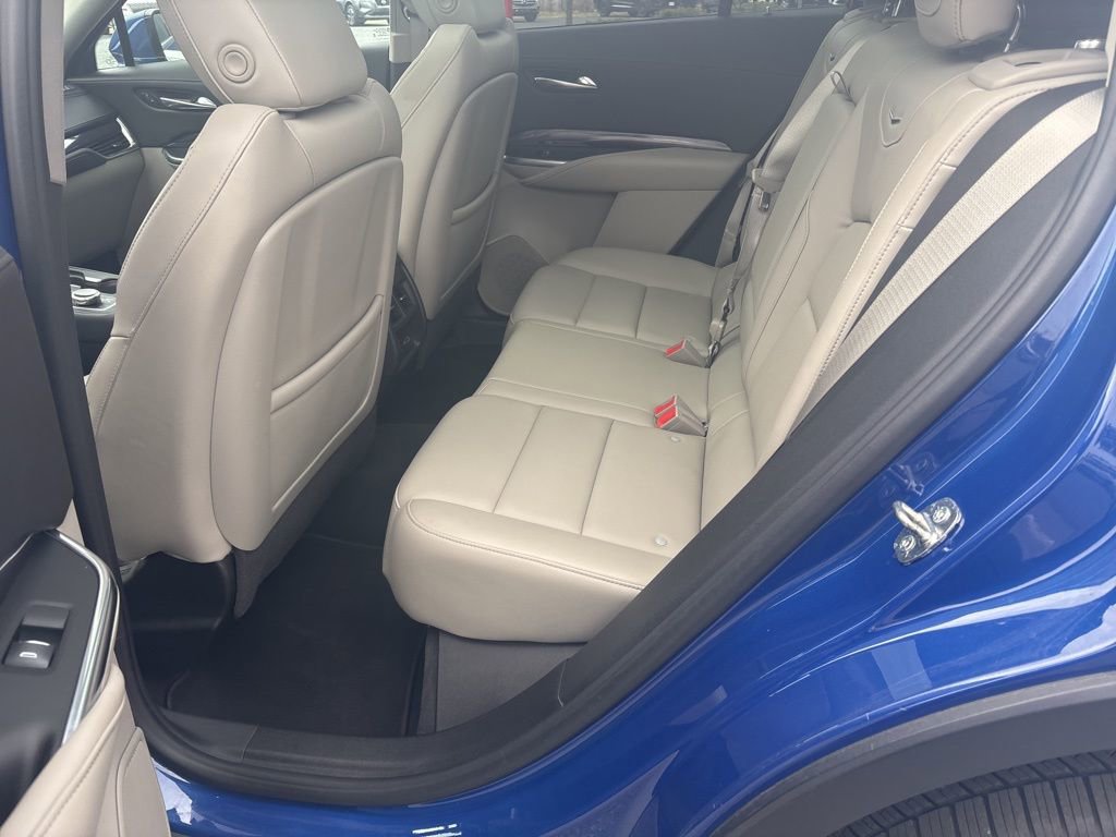 Used 2021 Cadillac XT4 Luxury w/ Cold Weather Package image 25