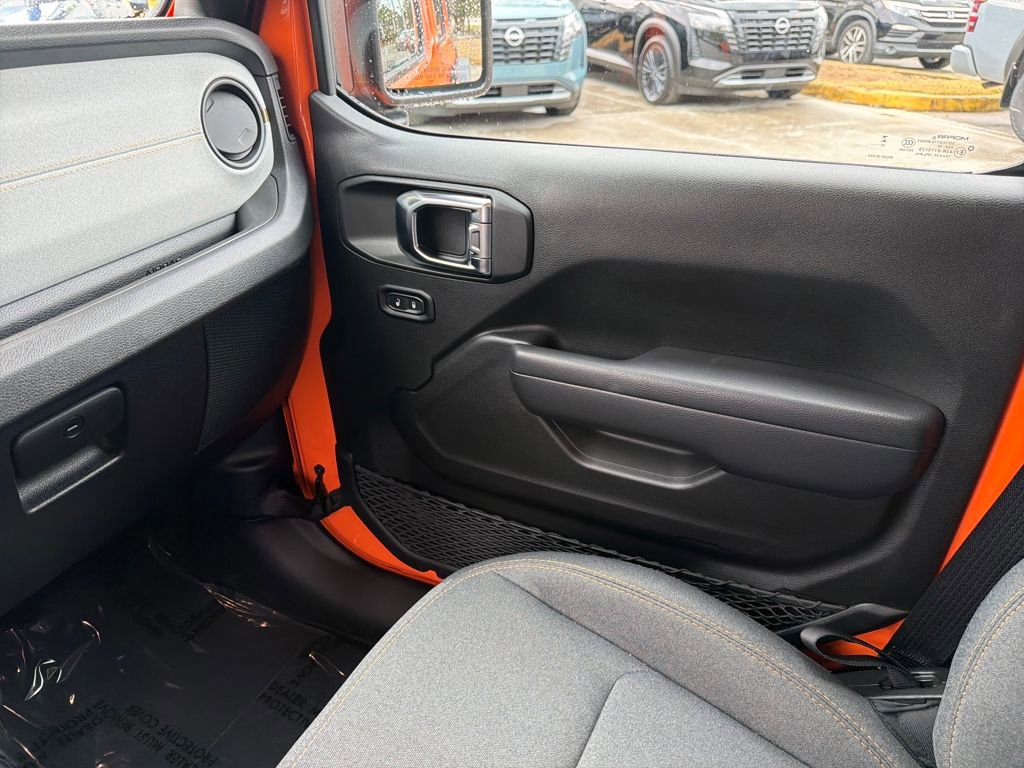 Used 2025 Jeep Wrangler Willys image 30