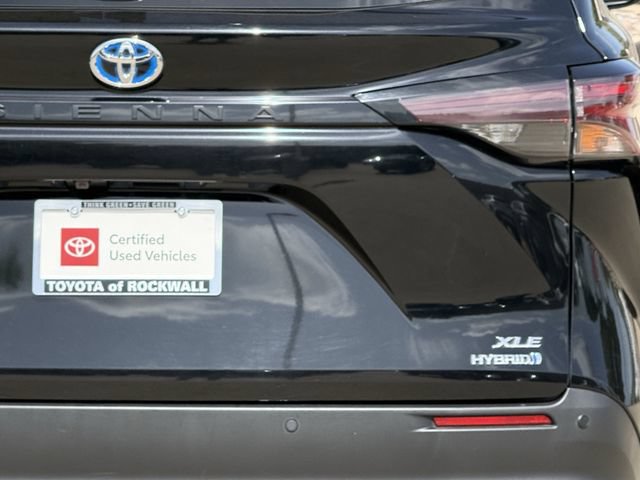 Certified 2024 Toyota Sienna XLE FWD image 8