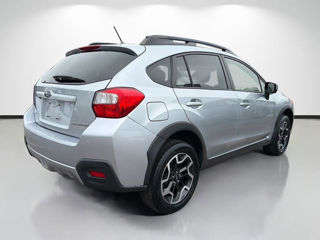 Used 2017 Subaru Crosstrek 2.0i Premium image 3