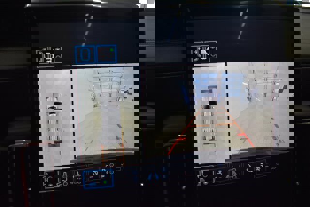 Used 2025 GMC Yukon Denali w/ Denali Reserve Package image 28