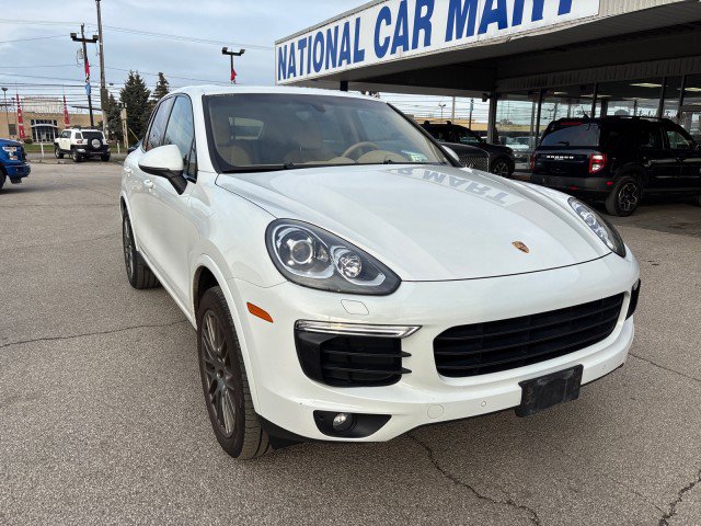Used 2017 Porsche Cayenne Platinum Edition image 3