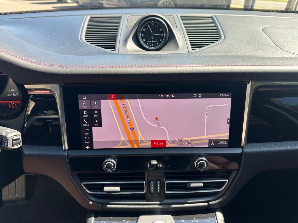 Used 2023 Porsche Macan image 21