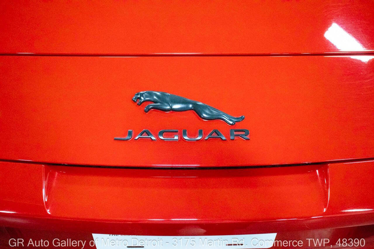 Used 2020 Jaguar F-TYPE R image 29