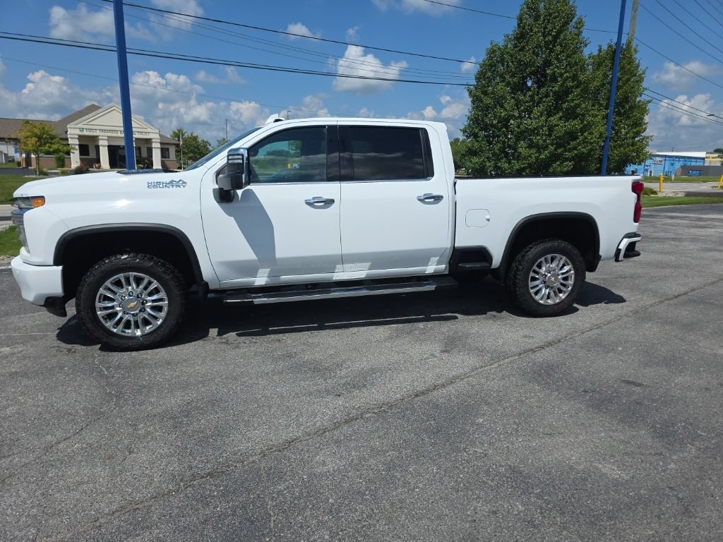 Used 2022 Chevrolet Silverado 2500 High Country w/ Z71 Off-Road Package AWD/4WD image 2