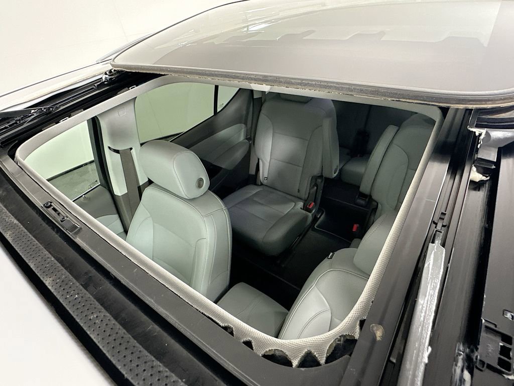 Used 2021 Chevrolet Traverse Premier w/ LPO, Cargo Package image 22