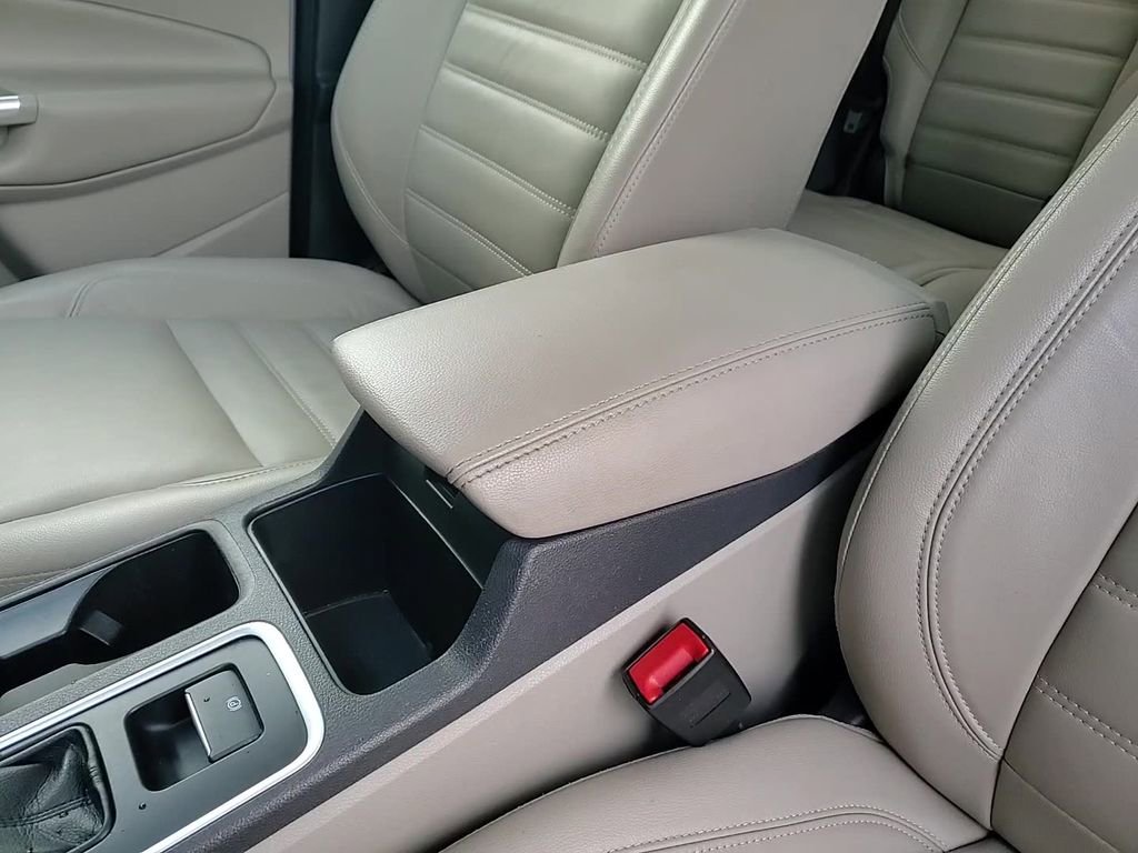 Used 2019 Ford Escape Titanium image 21