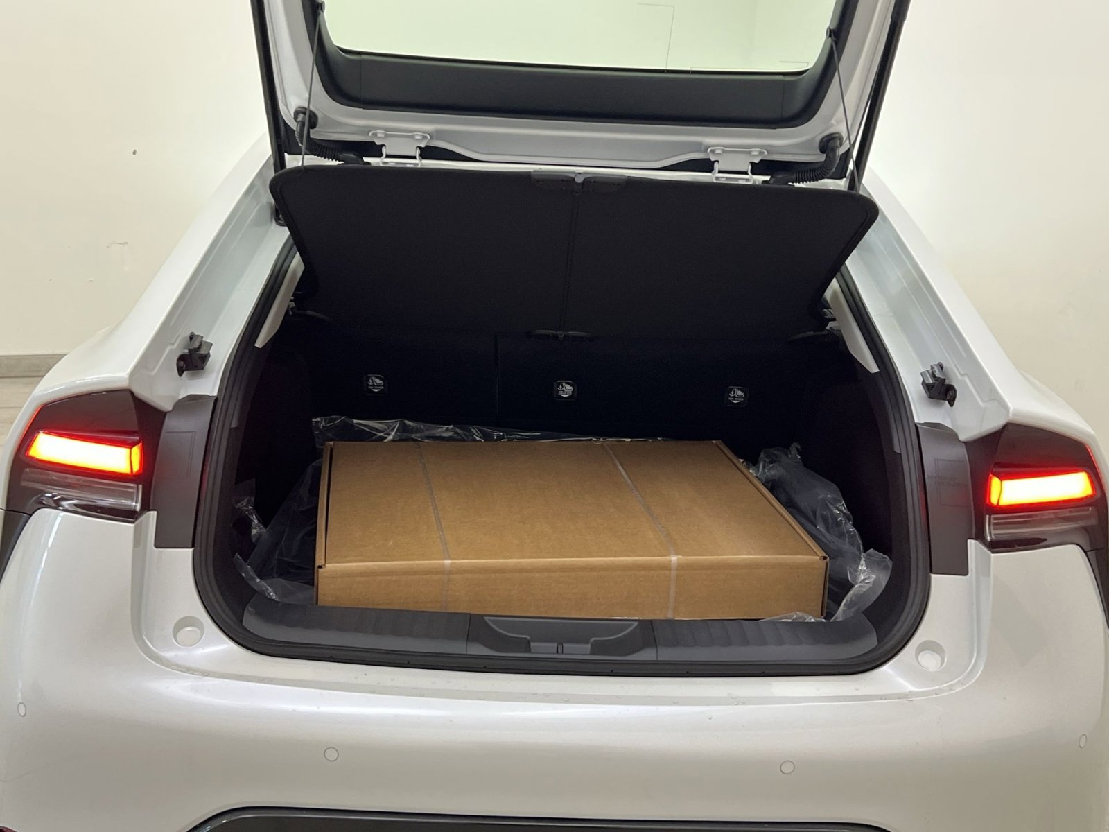 New 2026 Toyota Prius XLE image 21