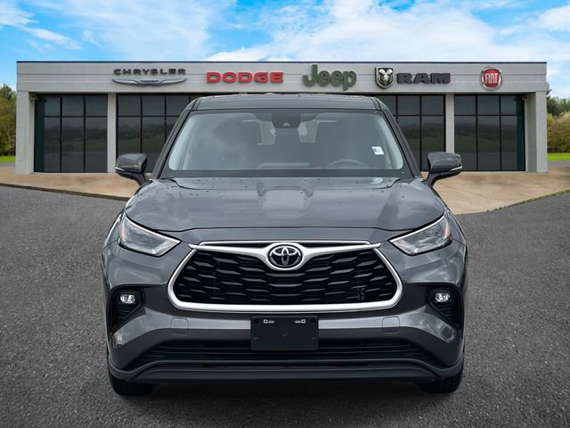 Used 2024 Toyota Highlander LE image 37