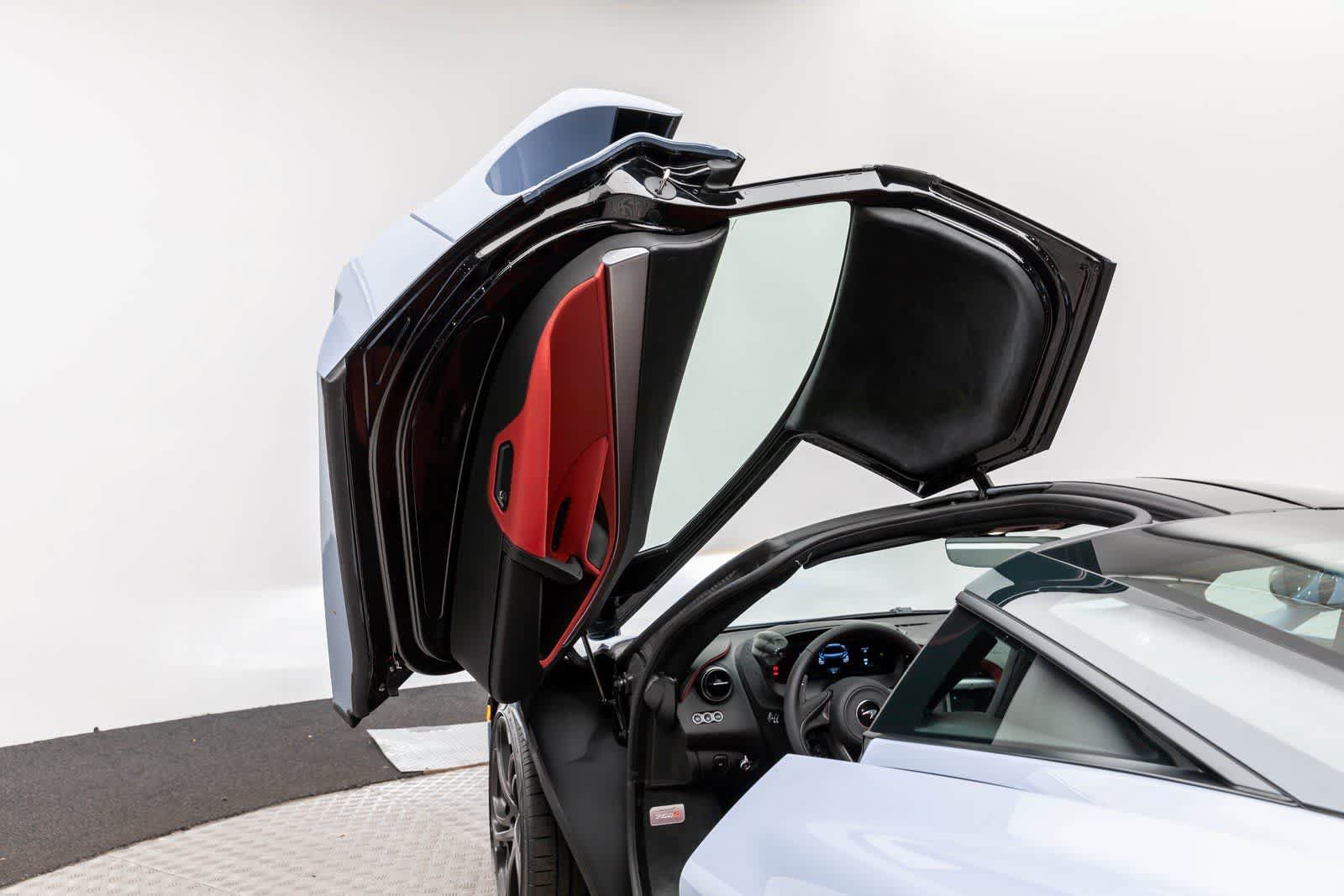 New 2026 McLaren 750S RWD image 22