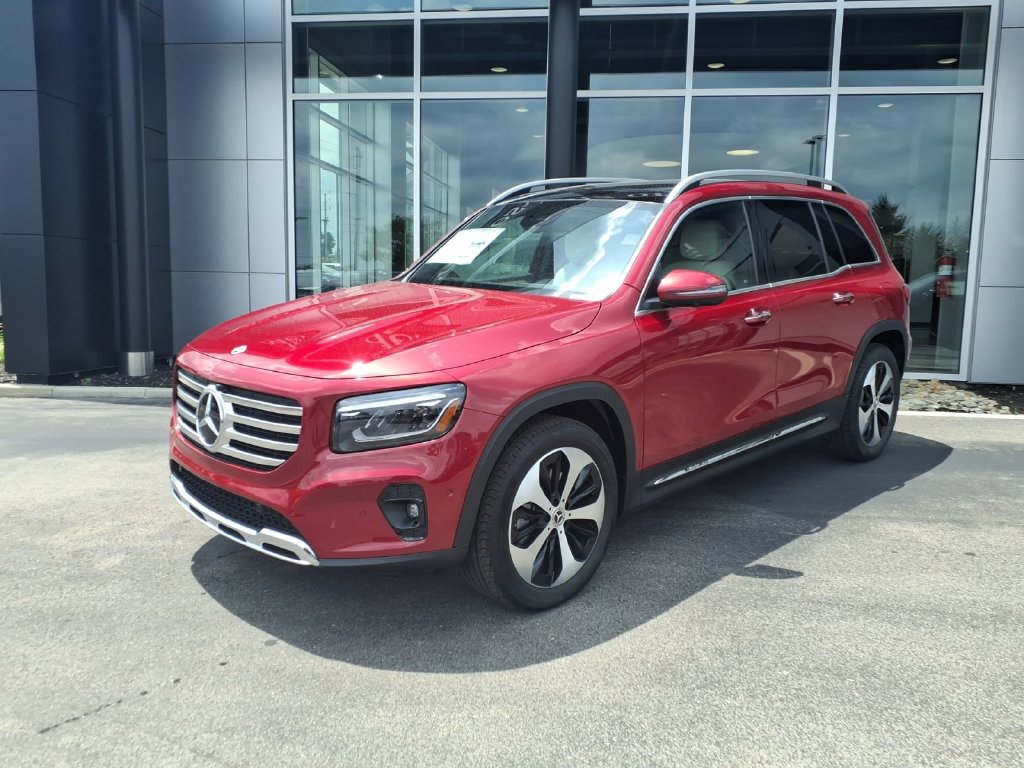 New 2026 Mercedes-Benz GLB 250 4MATIC image 2