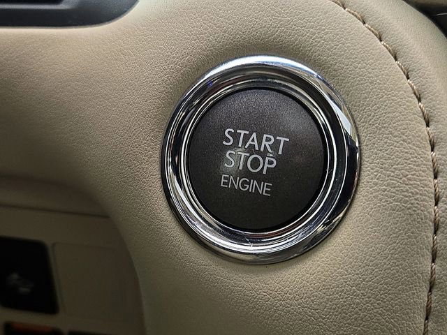 Used 2016 Lexus LX 570 4WD w/ Luxury Package image 28