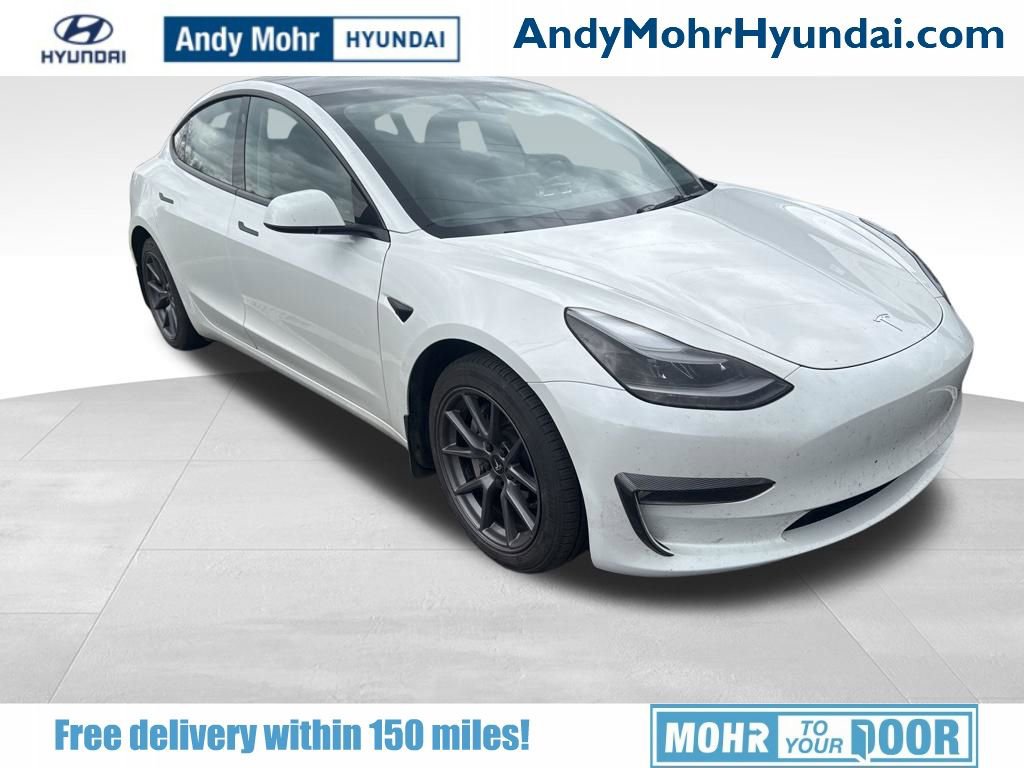 Used 2023 Tesla Model 3 Standard Range image 1