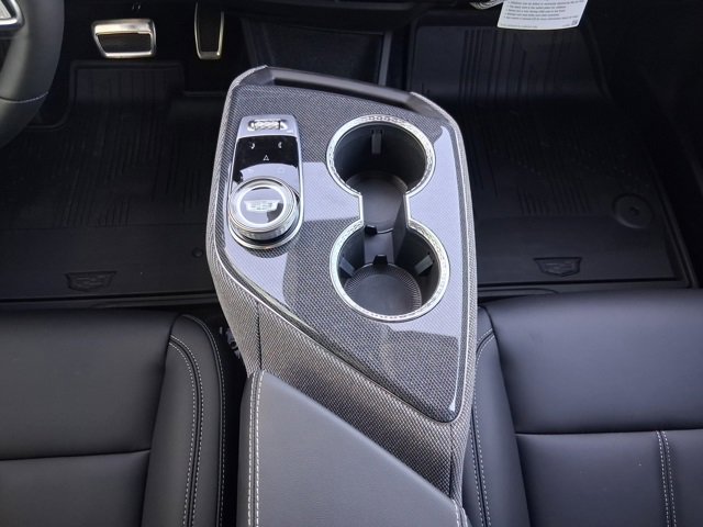 New 2026 Cadillac Optiq Luxury 1 image 16