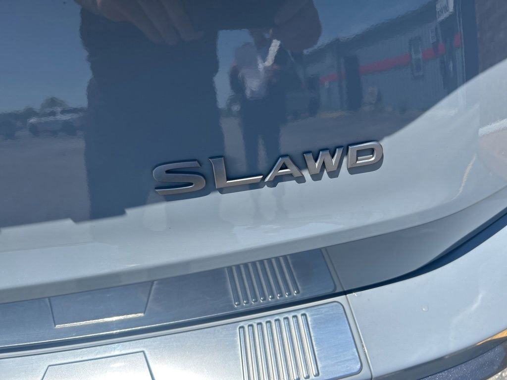 Used 2024 Nissan Rogue SL AWD/4WD image 5