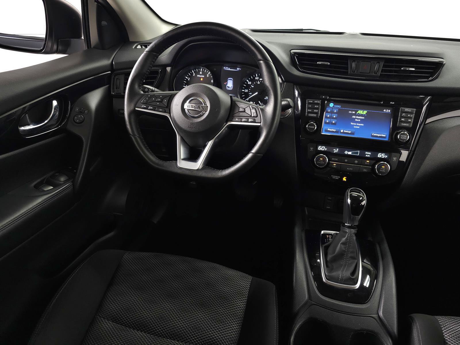 Used 2018 Nissan Rogue Sport SV w/ SV Technology Package AWD/4WD image 15