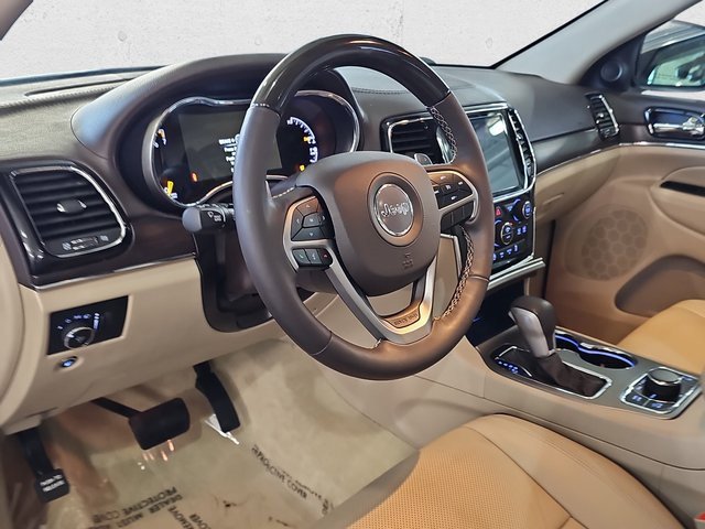 Used 2020 Jeep Grand Cherokee Overland image 16