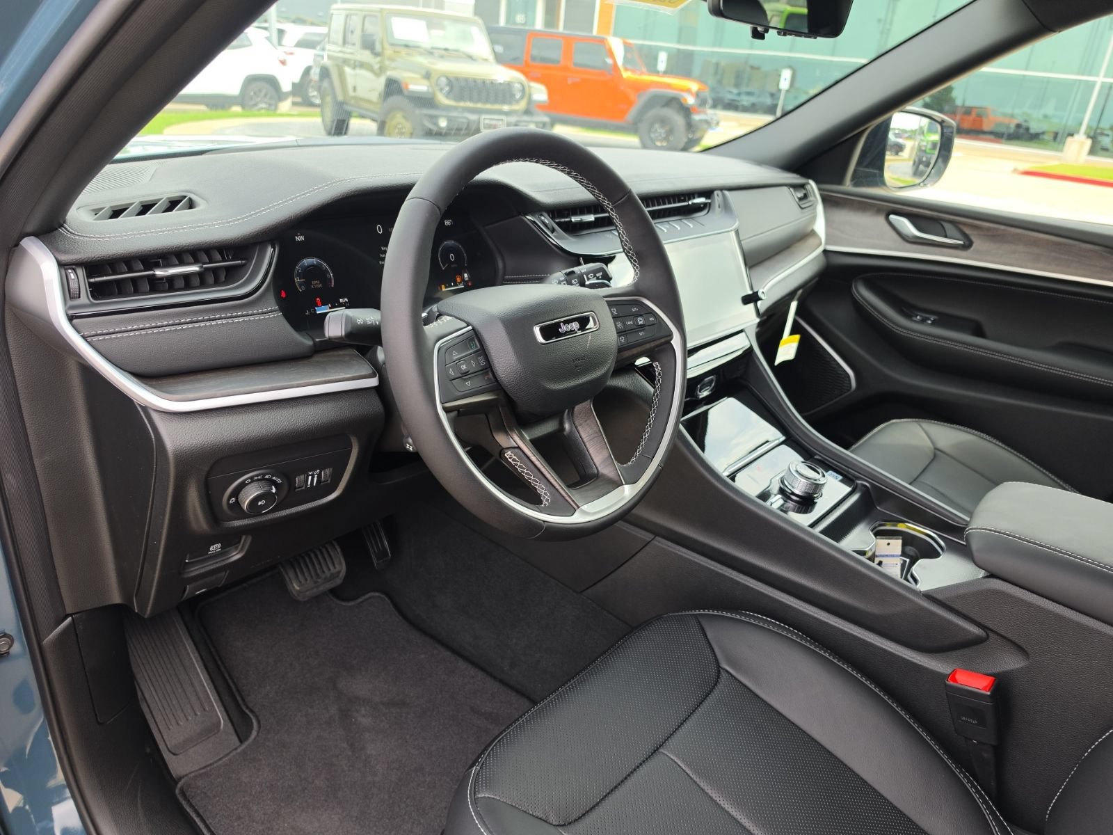 New 2026 Jeep Grand Cherokee Limited AWD/4WD image 11