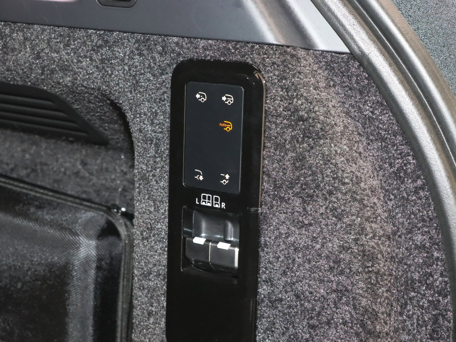 Used 2024 Land Rover Range Rover Autobiography image 51