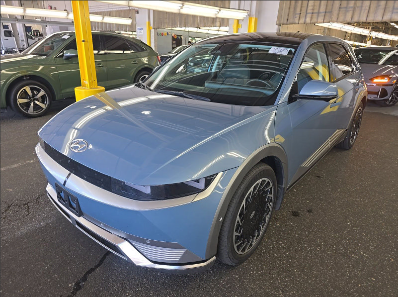 Used 2024 Hyundai Ioniq 5 Limited AWD/4WD image 3