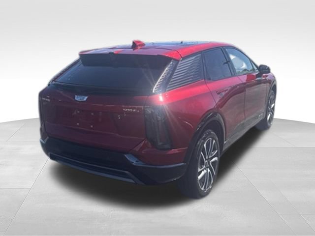 Used 2025 Cadillac Optiq Sport 2 w/ LPO, Floor Liner Package AWD/4WD image 4