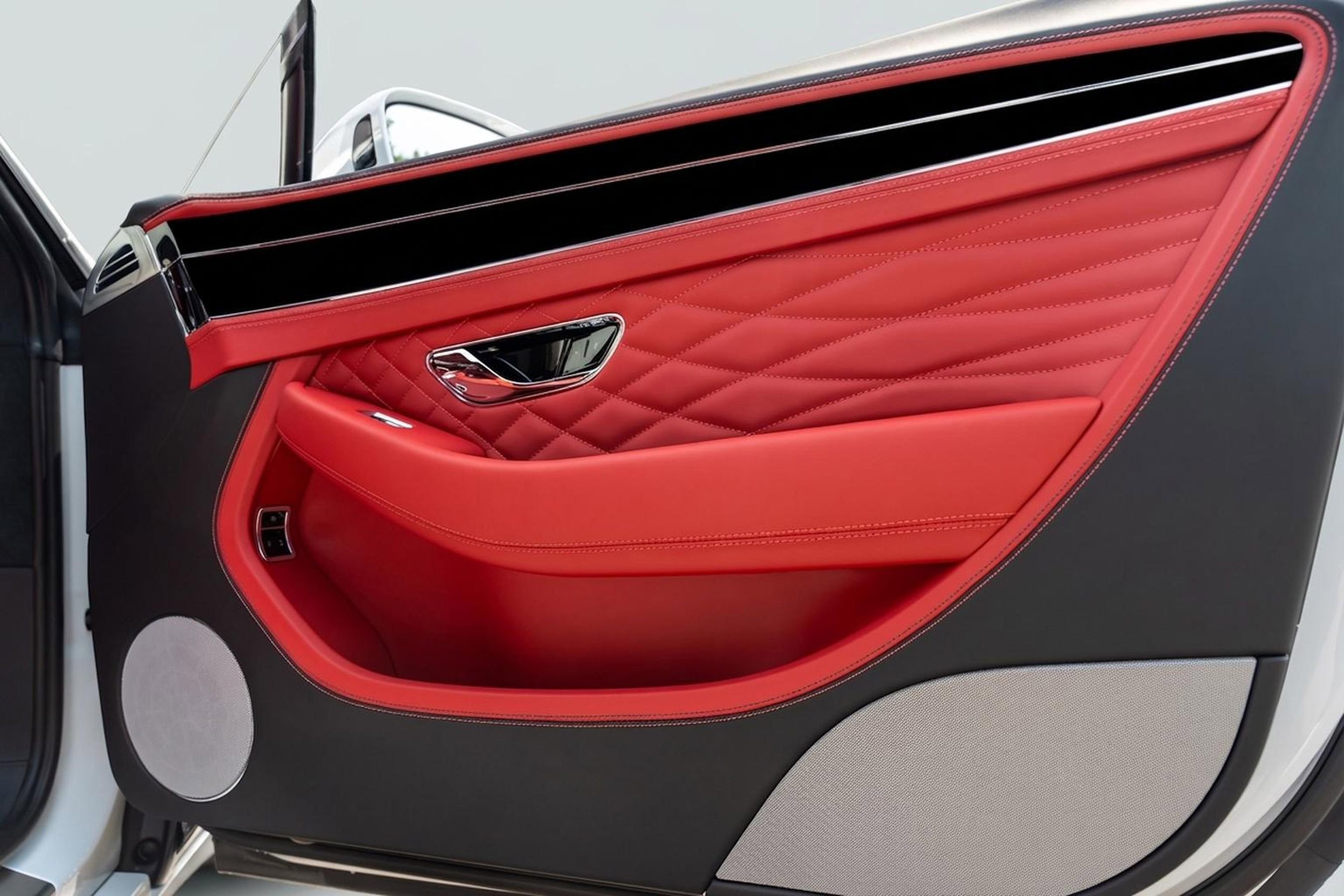 Used 2024 Bentley Continental GT Azure image 18