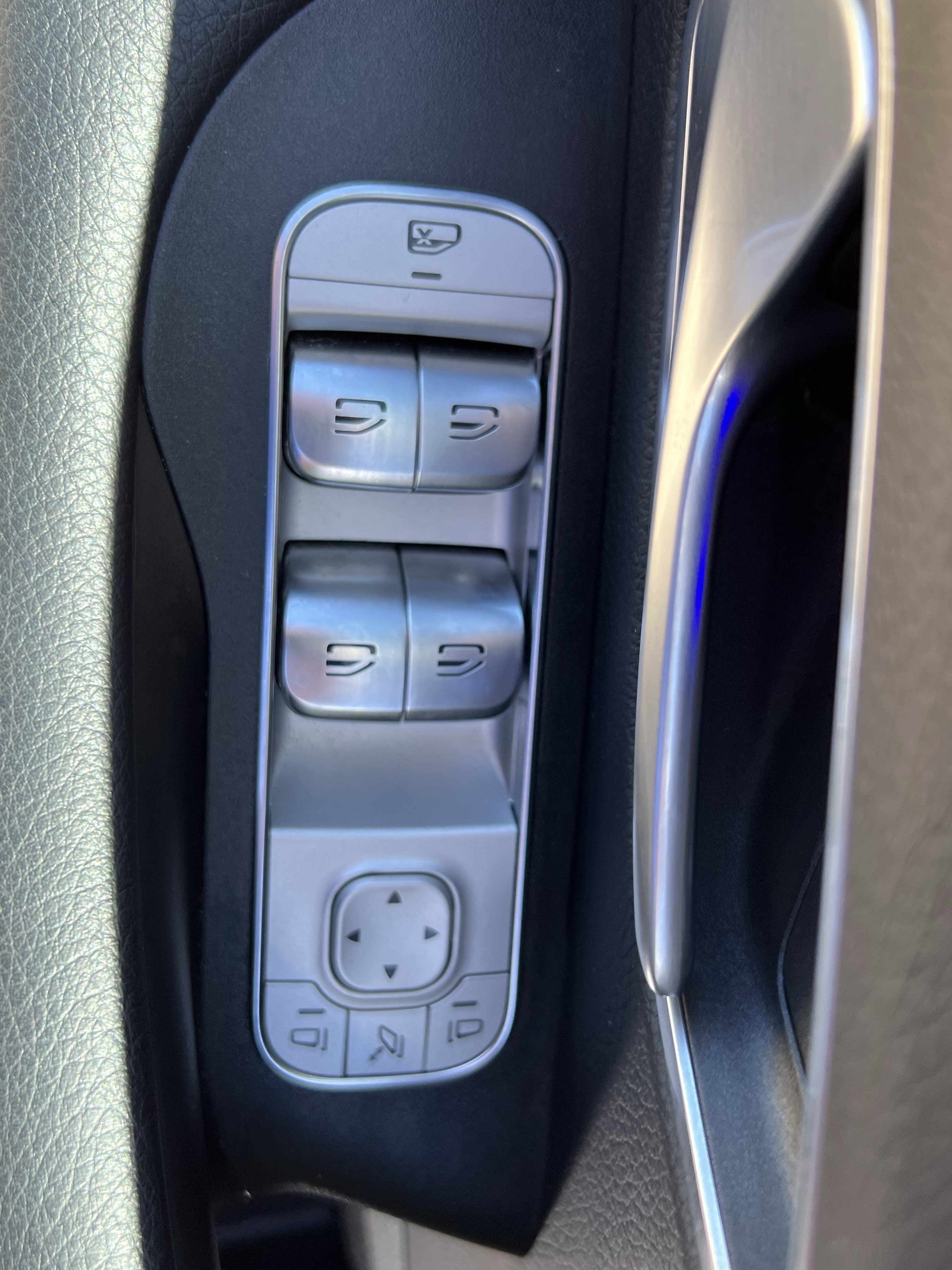Certified 2025 Mercedes-Benz GLE 350 4MATIC image 15
