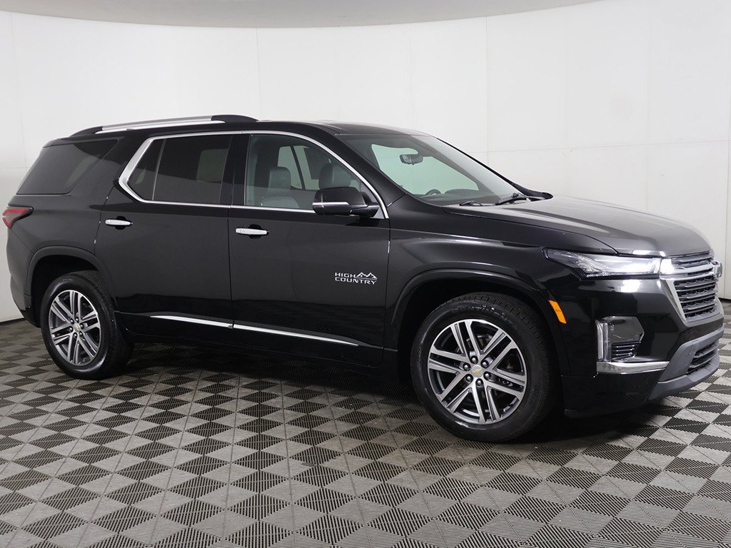 Used 2024 Chevrolet Traverse High Country w/ LPO, Cargo Package AWD/4WD image 20