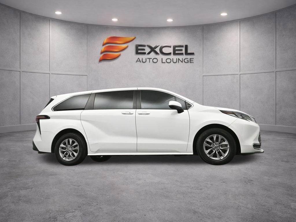Used 2022 Toyota Sienna LE FWD image 39