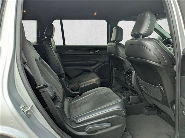 Used 2023 Jeep Grand Cherokee L Laredo image 20