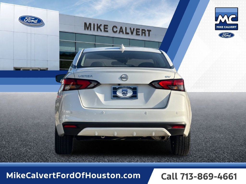 Used 2024 Nissan Versa SV FWD image 4