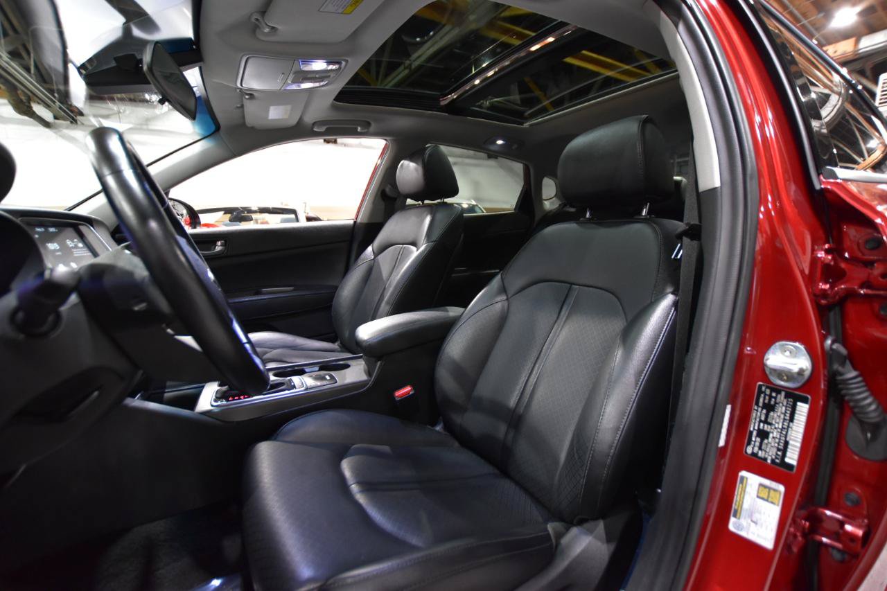 Used 2020 Kia Optima SE FWD image 29