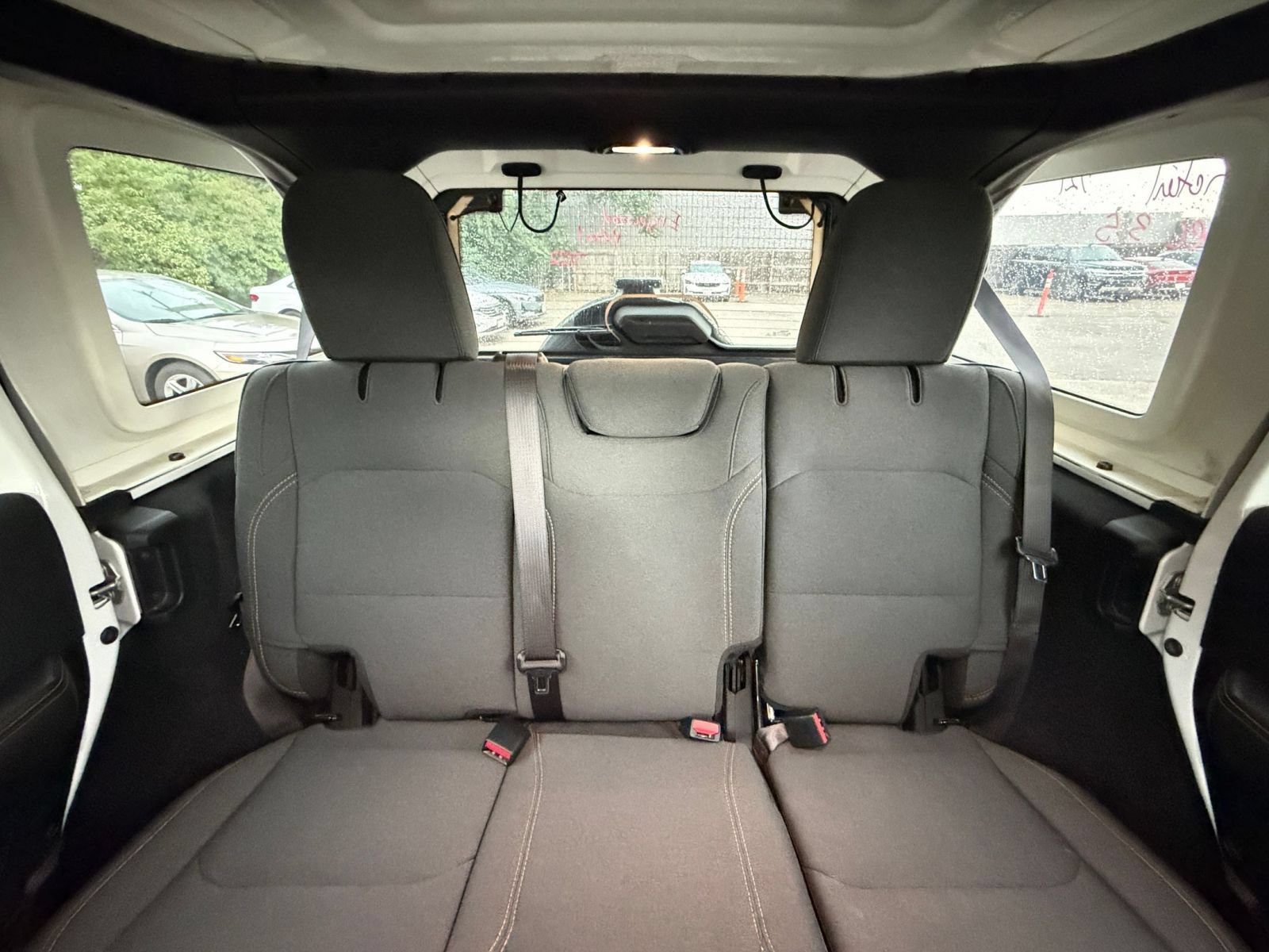 Used 2025 Jeep Wrangler Unlimited Sahara AWD/4WD image 38