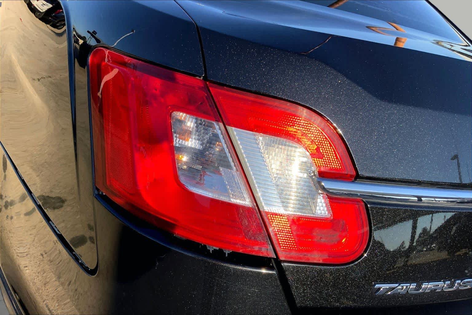 Used 2011 Ford Taurus SEL w/ 201A Rapid Spec Order Code FWD image 25