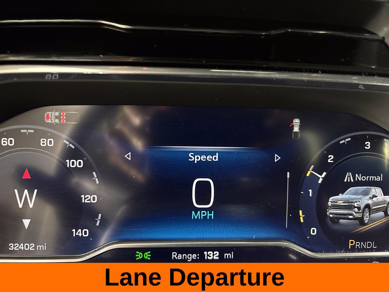 Used 2024 Chevrolet Silverado 1500 LT RWD image 16