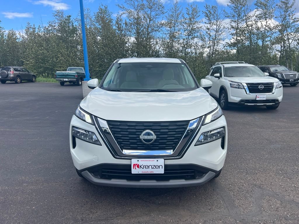 Used 2023 Nissan Rogue SV AWD/4WD image 2