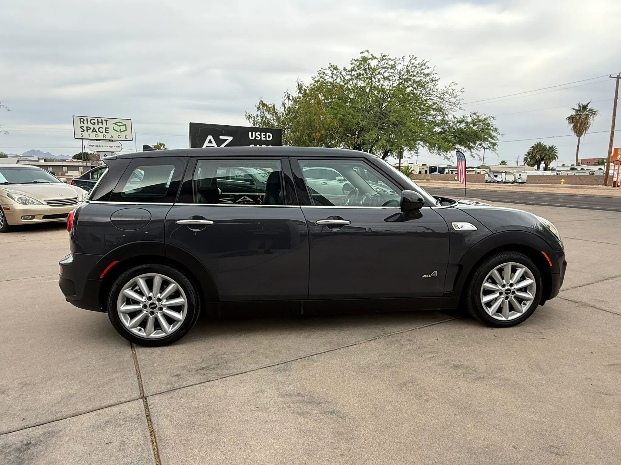 Used 2017 MINI Cooper Clubman S AWD/4WD image 9