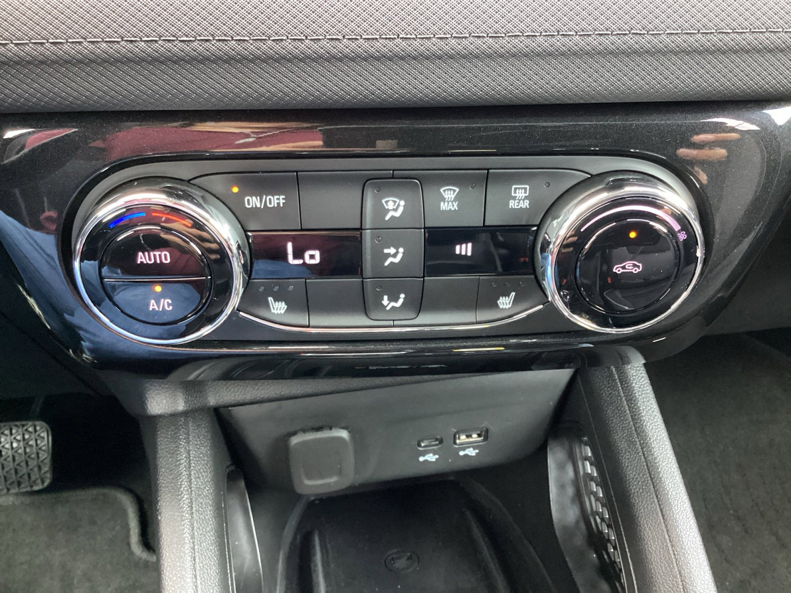 Used 2026 Chevrolet TrailBlazer LT w/ Convenience Package FWD image 23
