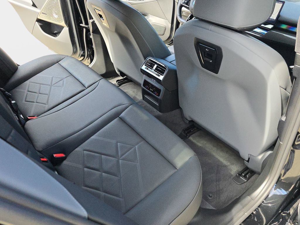 Used 2025 BMW i5 M60 w/ Executive Package image 13