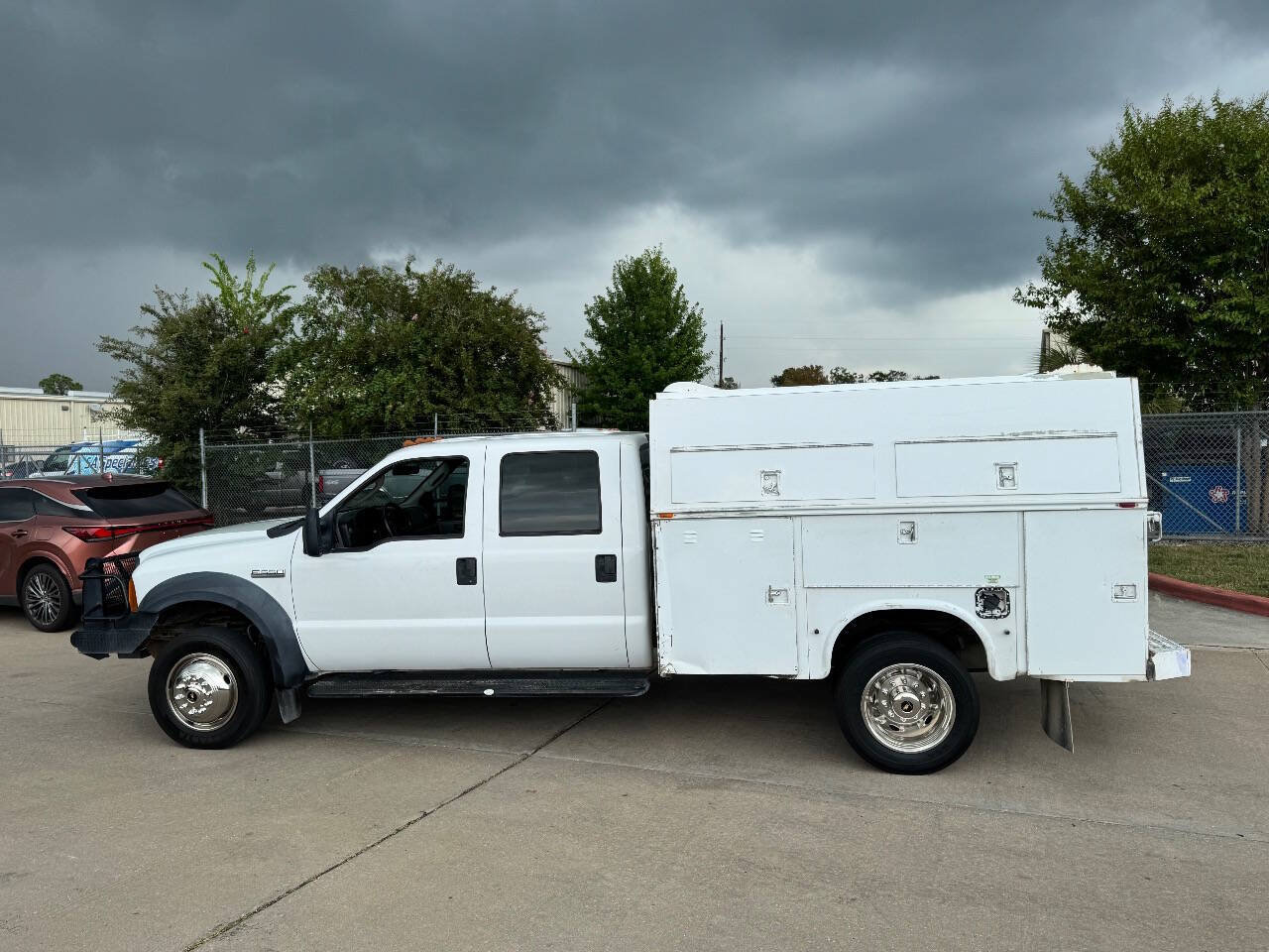 Used 2006 Ford F550 4x4 Crew Cab Super Duty image 2
