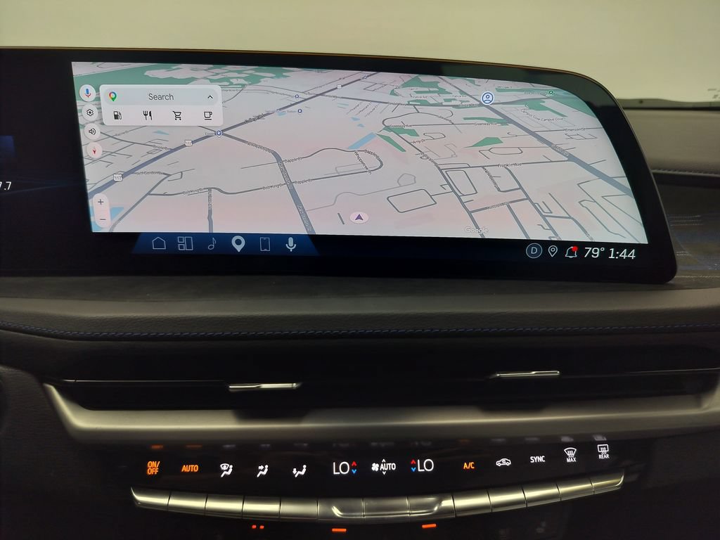 Used 2025 Cadillac XT4 Sport FWD image 17