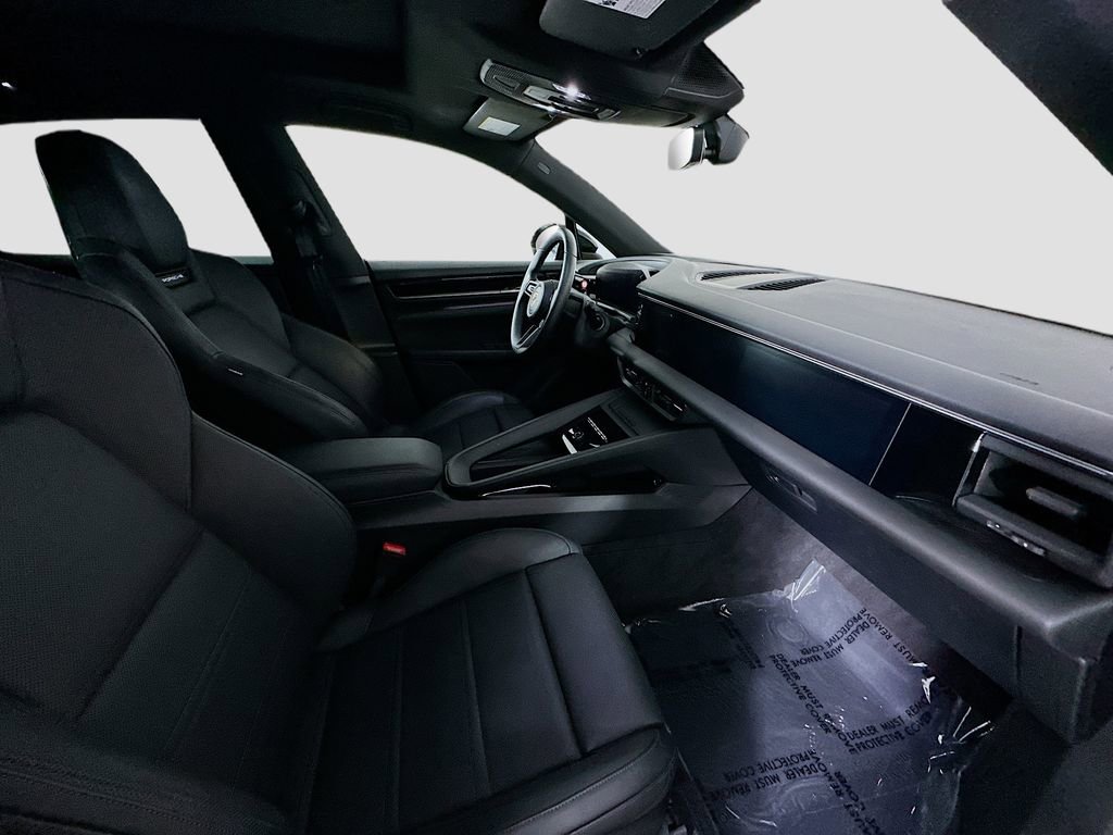 Certified 2025 Porsche Macan Electric RWD image 29