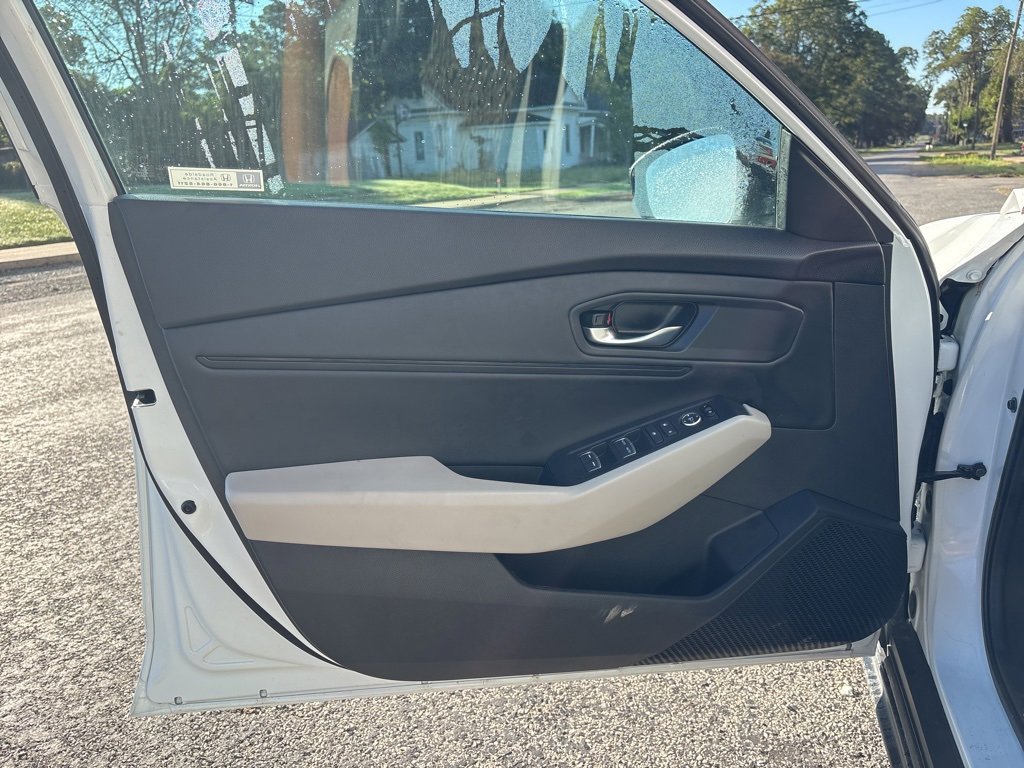 Used 2025 Honda Accord SE image 8