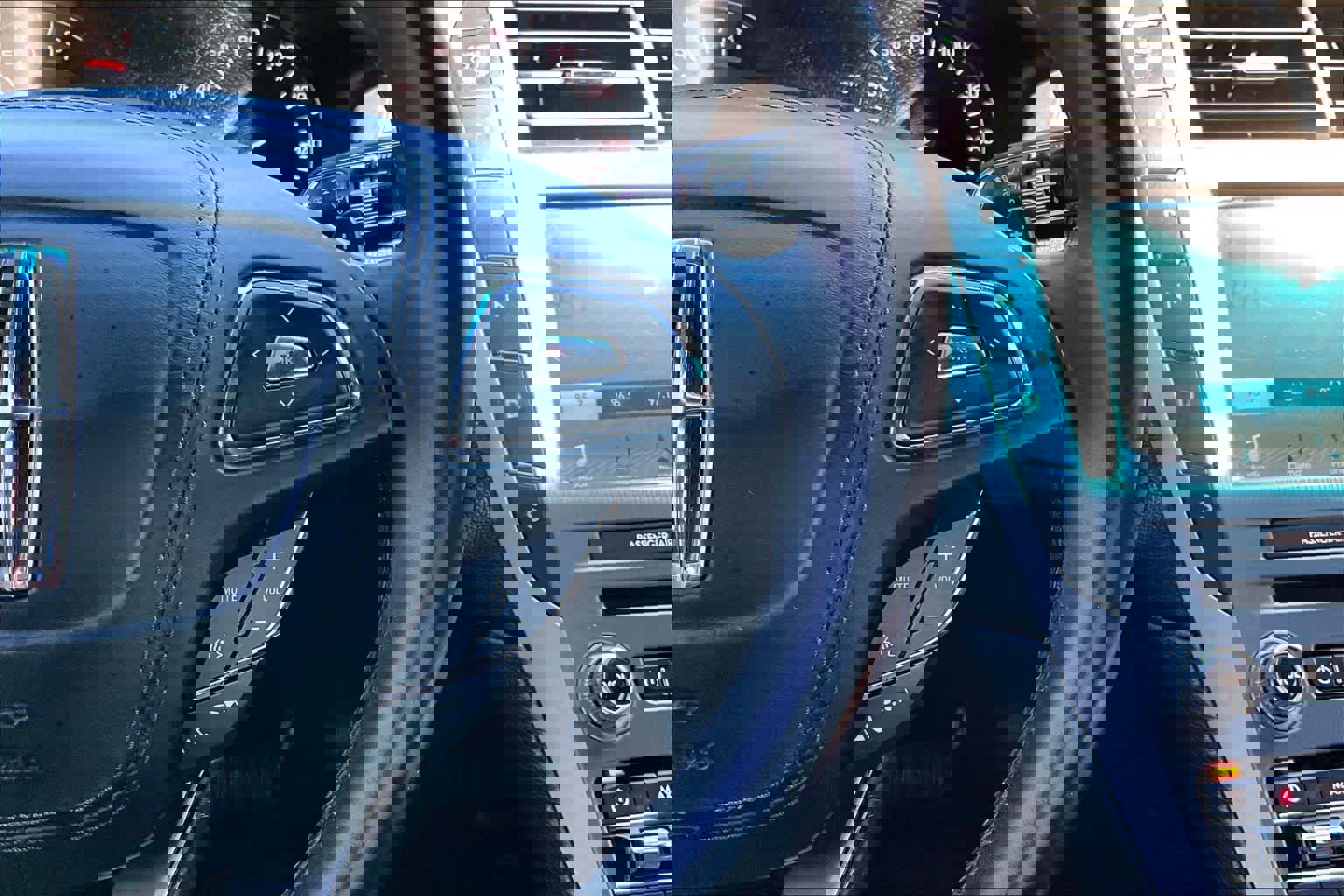 Used 2017 Lincoln MKZ Reserve image 25