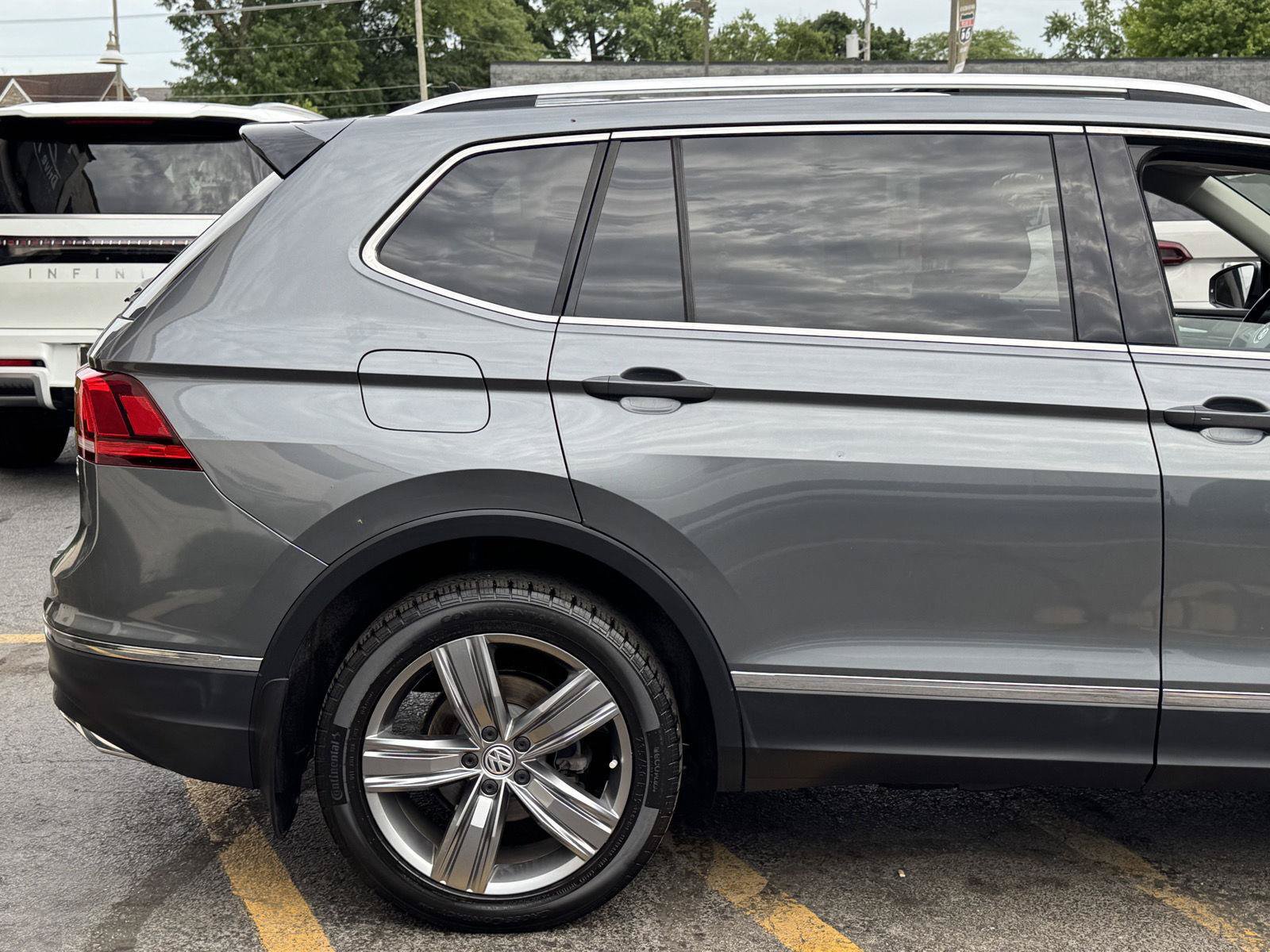 Used 2018 Volkswagen Tiguan SEL Premium w/ 3rd Row Seat Package AWD/4WD image 14